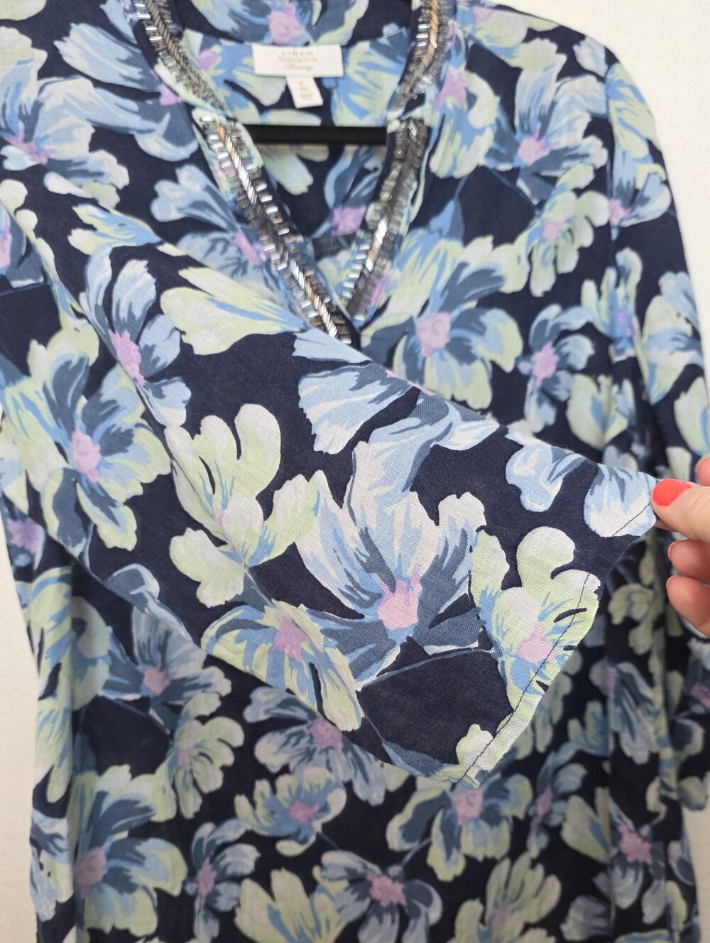 CHARTER CLUB Luxury Blue Floral Beaded Linen V Neck Top Summer Beach Sz Medium - Picture 7 of 13